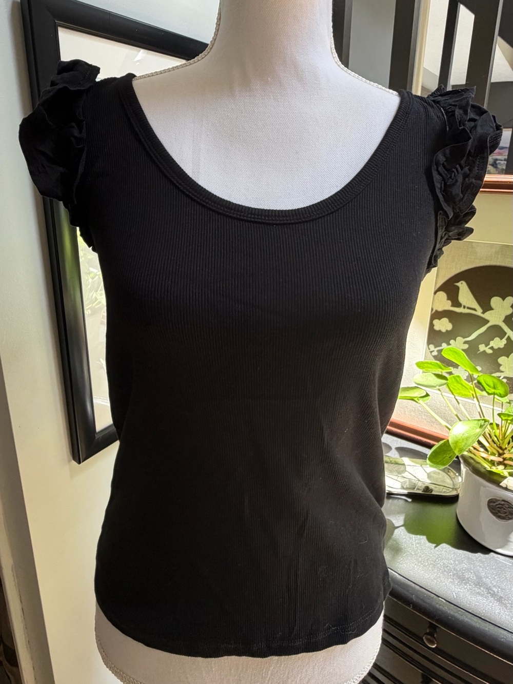 Old Navy Black Scoop Neck Tank with Ruffled Cap Sleeves